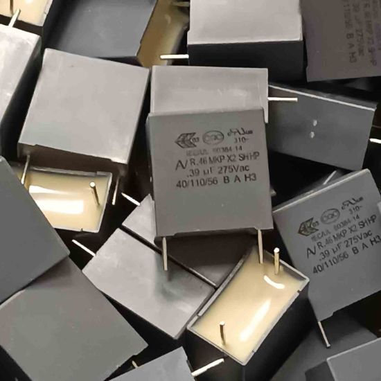 R46KI339000S0K 390NF 275VAC 15 10%|R.46 KEMET POLYESTER KONDANSATÖR resmi