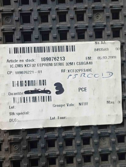 XCF32PFS48C resmi