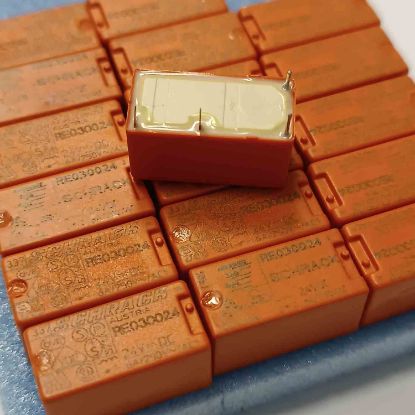 RE030024 24V 6A 1NO 4PIN SCHRACK Kombi RÖLE resmi