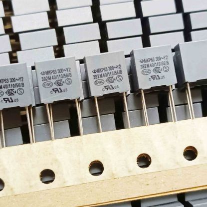 C43Q1392M30A301 3.9NF 300VAC 10mm POLYESTER KONDANSATÖR resmi