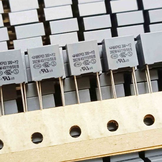 C43Q1392M30A301 3.9NF 300VAC 10mm POLYESTER KONDANSATÖR resmi