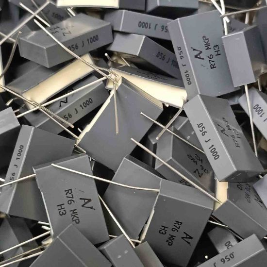 R76QN2560453EJ 56NF 1000V 22.5 0.05 KEMET POLYESTER KONDANSATÖR resmi