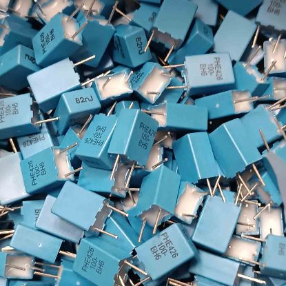 PHE426DJ5820JR05 82NF 100V 5 0.05 KEMET POLYESTER KONDANSATÖR resmi