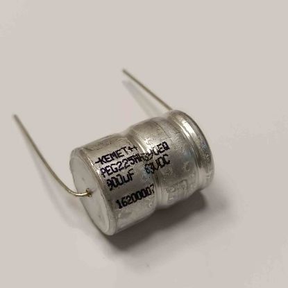 PEG225MH390EQE1 900MF 63V KEMET AXIYEL KONDANSATÖR resmi