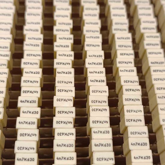 RSBPC1470DQ00K 4.7NF 630V 5 0.1 KEMET POLYESTER KONDANSATÖR resmi