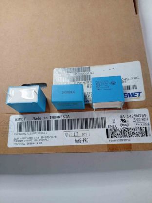 PHE840MZ7330MF15R06L2  3.3MF  275VAC 27.5 0.2 KEMET POLYESTER KONDANSATÖR resmi