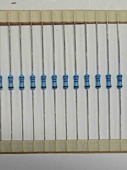 RES-HV-AX-1M0-1-0207-250MW 1M 1/4W %1 resmi